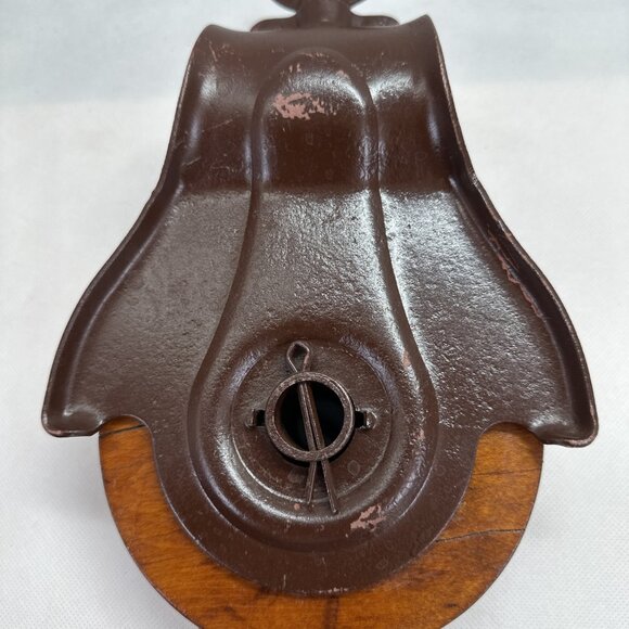 Antique Vintage Cast Iron & Wood Barn Pulley - Picture 5 of 7